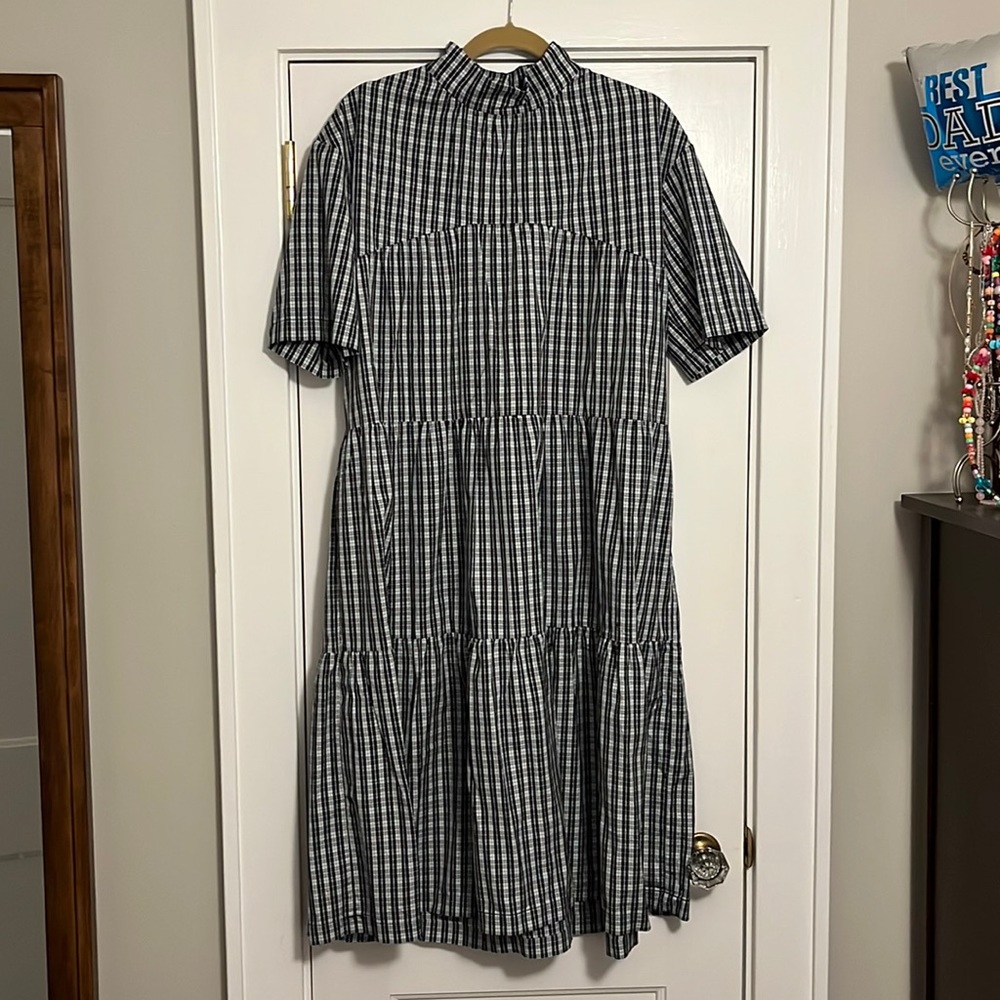 Everlane the Tiered Mock Neck dress size medium